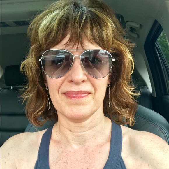 Meet your Posher, Heidi - Picture 1 of 1